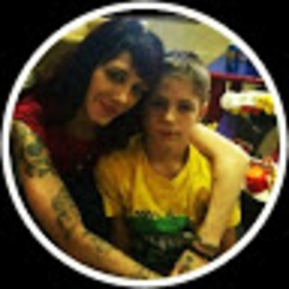 Meet your Posher, Felicia - Picture 1 of 1